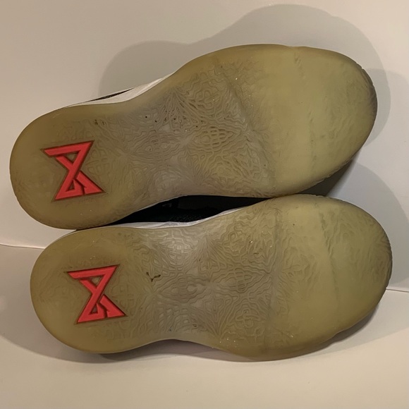 🌌 NIKE PG 2 TAURUS GS SHOES SIZE 3.5Y YOUTH BASKETBALL SHOES 🌌 - Picture 5 of 6